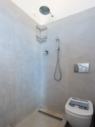 Μοντέρνο μπάνιο μονόκλινου δωματίου