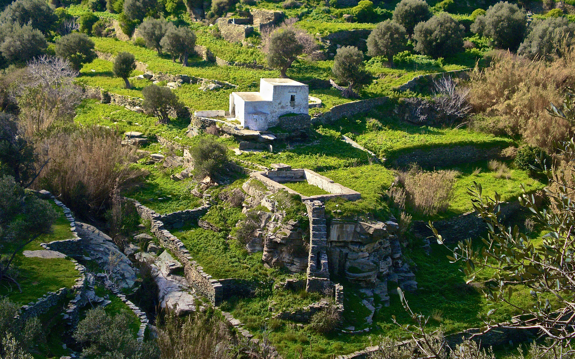 Τα μονοπάτια της Σίφνου